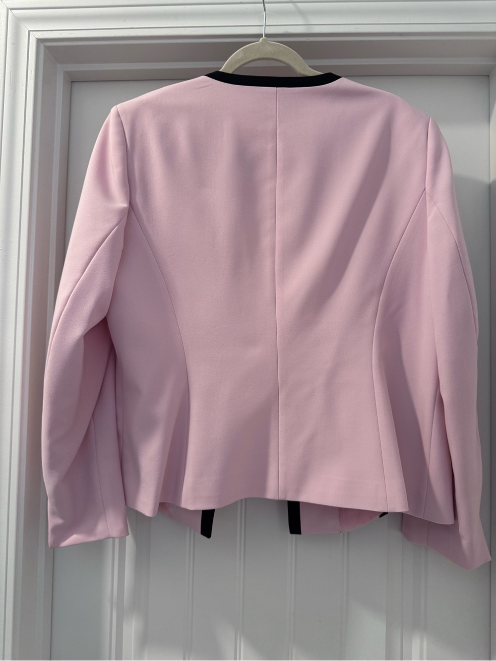 Evan Picone Black Label Pink Blazer with Black Contrast Trim - Picture 5 of 7